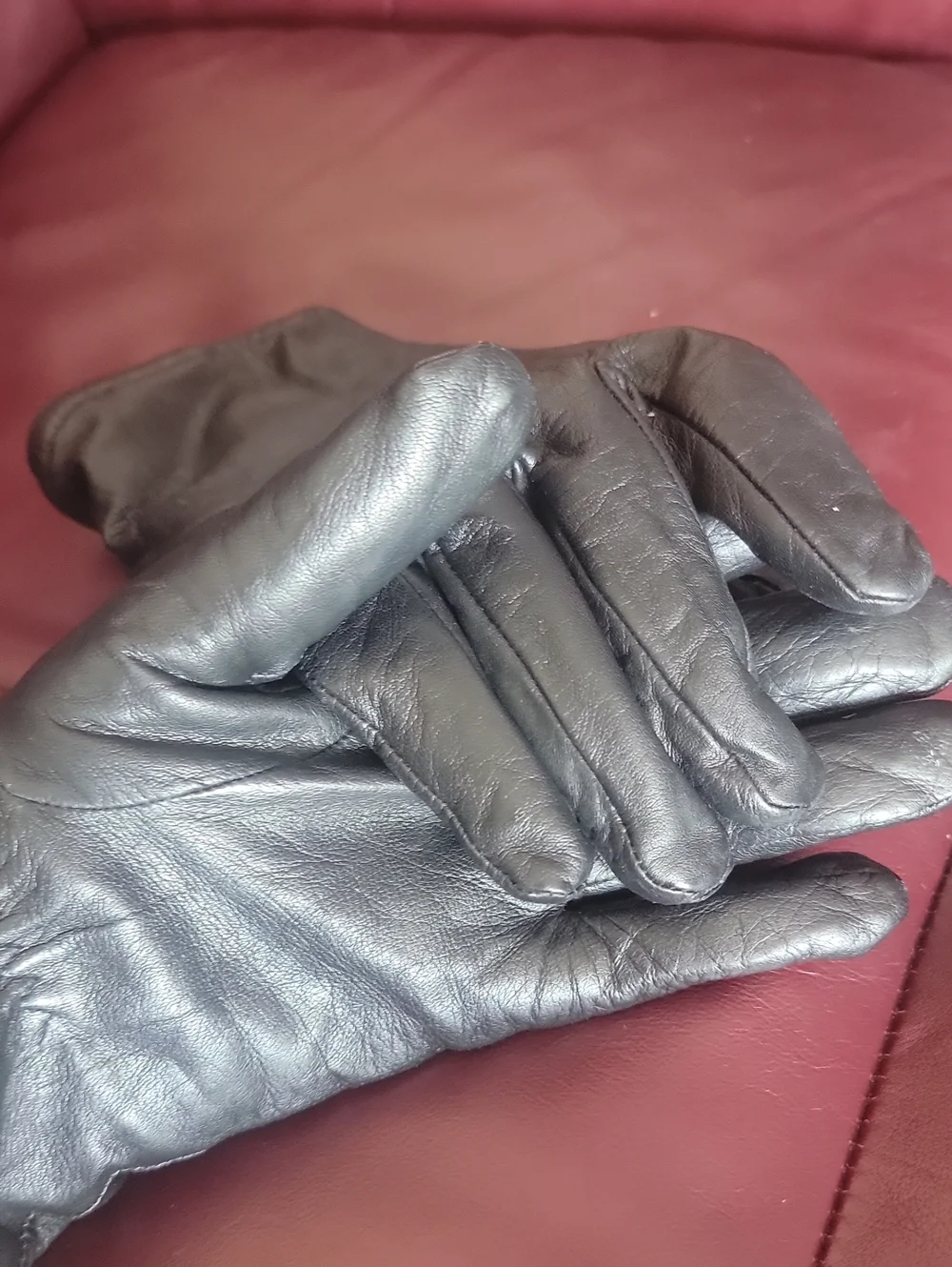 3M Thinsulate Black Leather Women's Gloves - Classic Smooth Finish